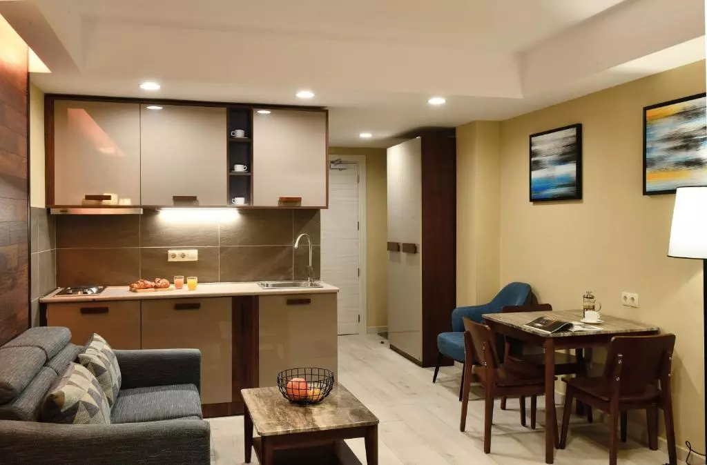 ویو اتاق هتل رزیدنس گودائوری هیلز